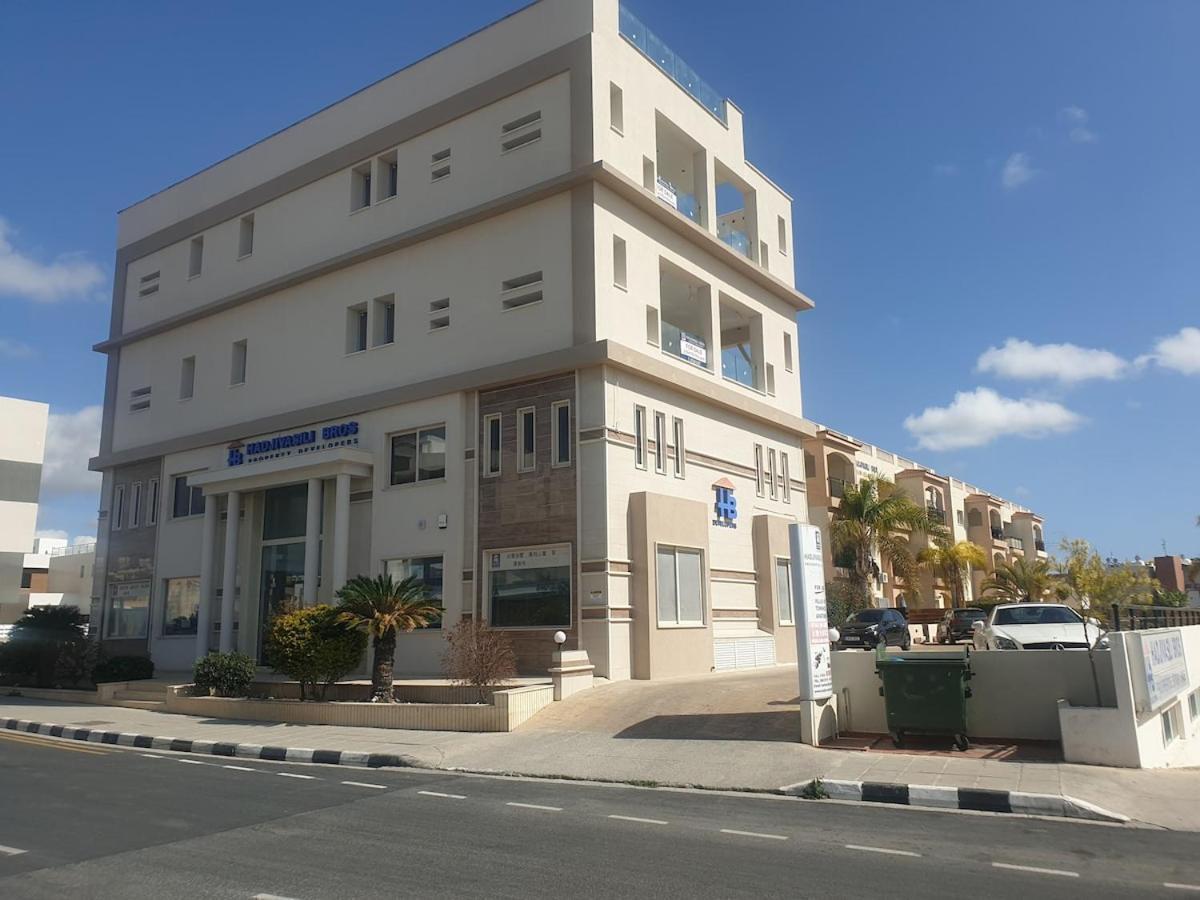 Sun Island Apartments 파포스 외부 사진