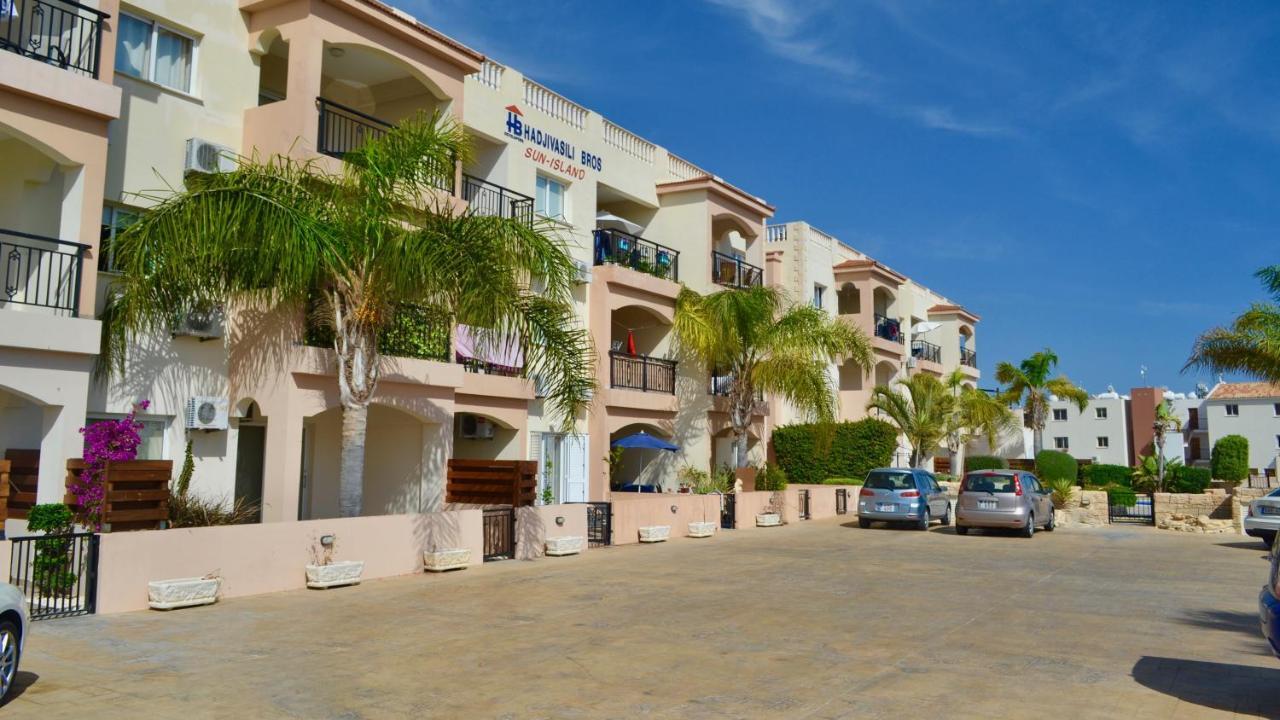 Sun Island Apartments 파포스 외부 사진